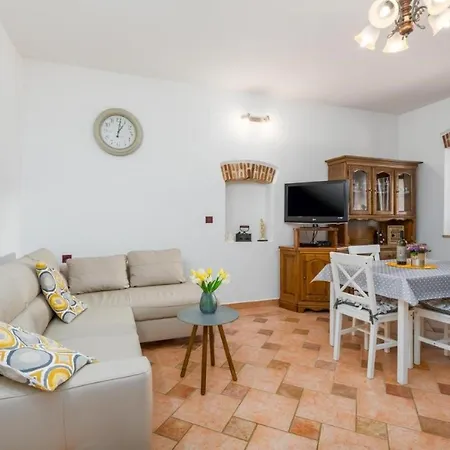 Dom wakacyjny Stone House Graziella