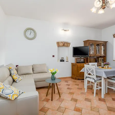 Stone House Graziella * Funtana